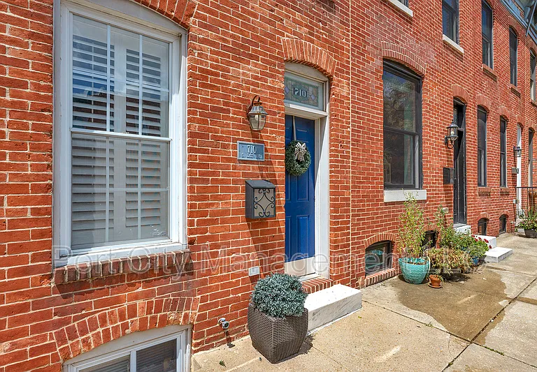 710 S East Ave — Photo 4