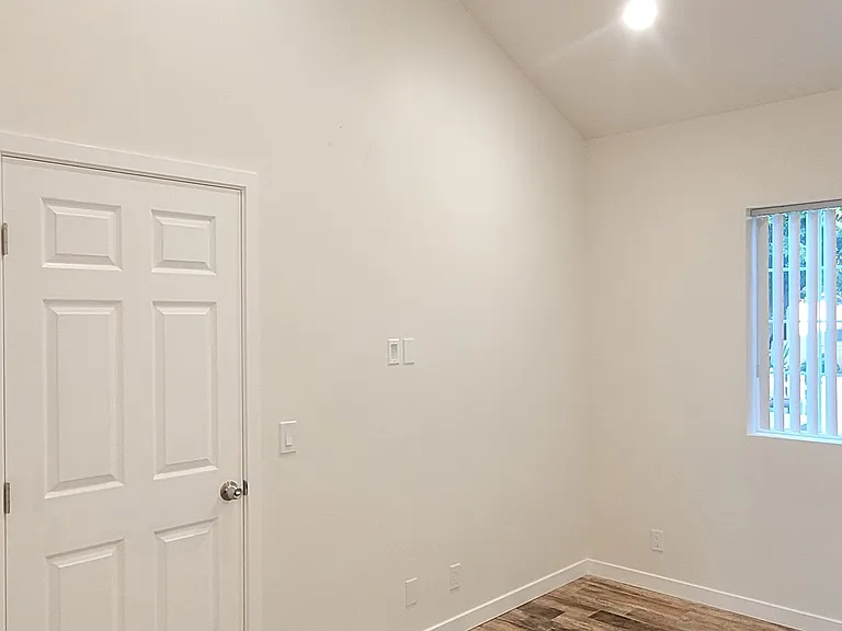121 W Janss Rd — Photo 17