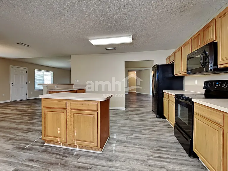 9215 Hawkeye Dr — Photo 5