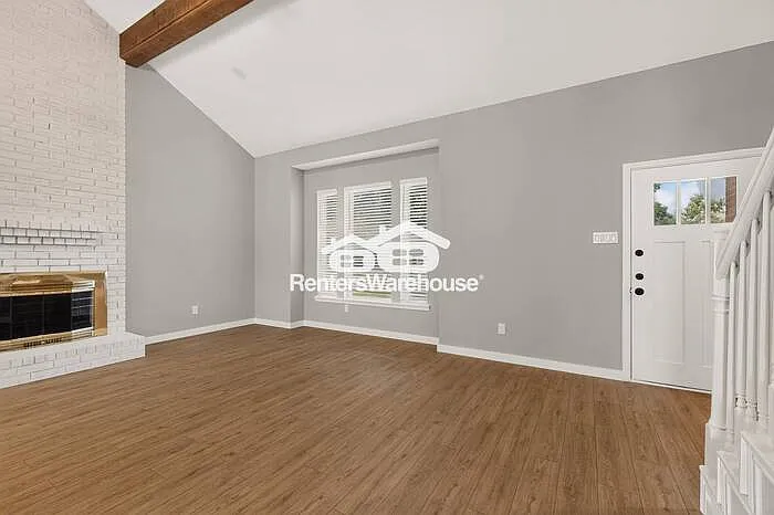 8008 Cornell Dr — Photo 6