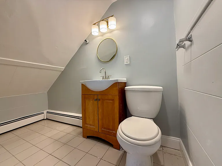 260 Hope St #5 — Photo 4