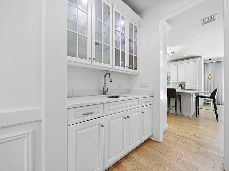 BUTLER'S PANTRY
