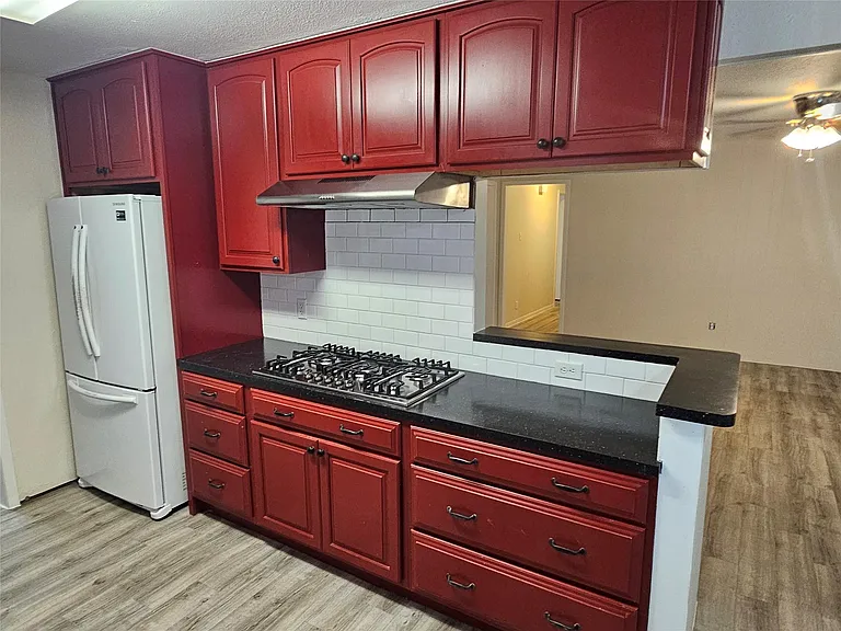 1113 E Amherst Ln — Photo 9