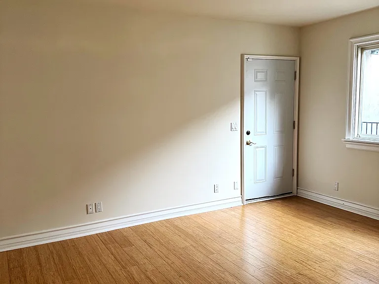 2334 Benedict Canyon Dr — Photo 32