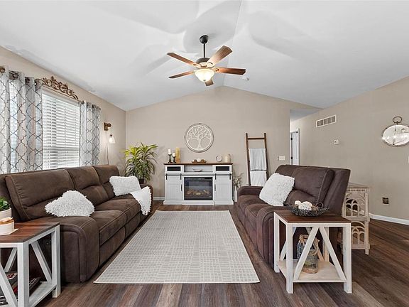 2nd image of 21 Hollyhock Dr