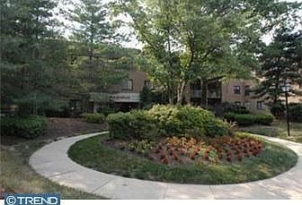 1st image of 1655 Oakwood Dr #417