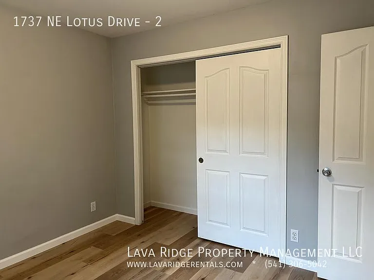 1737 NE Lotus Dr #2 — Photo 24