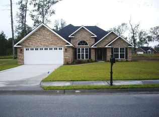 942 Oak Crest Dr, Hinesville, GA 31313