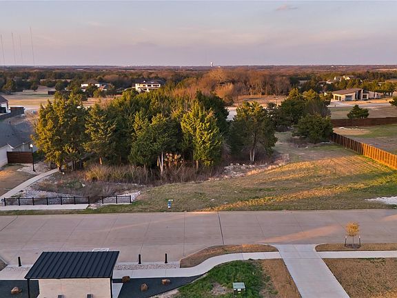 3rd image of 4221 Azalea Way