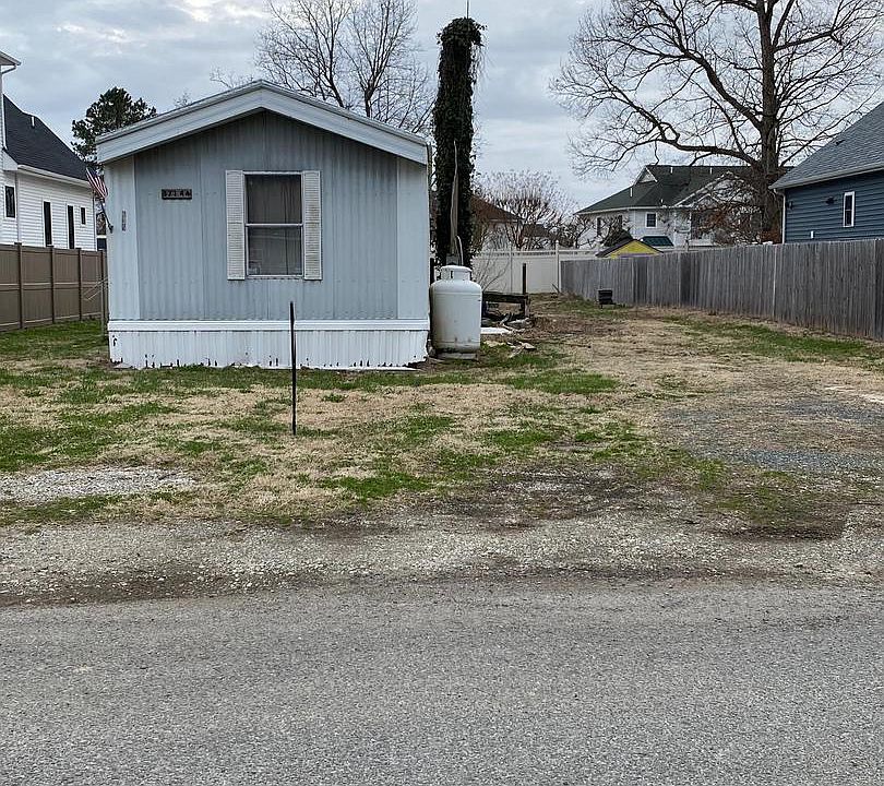 1st image of 37144 Burton Ave