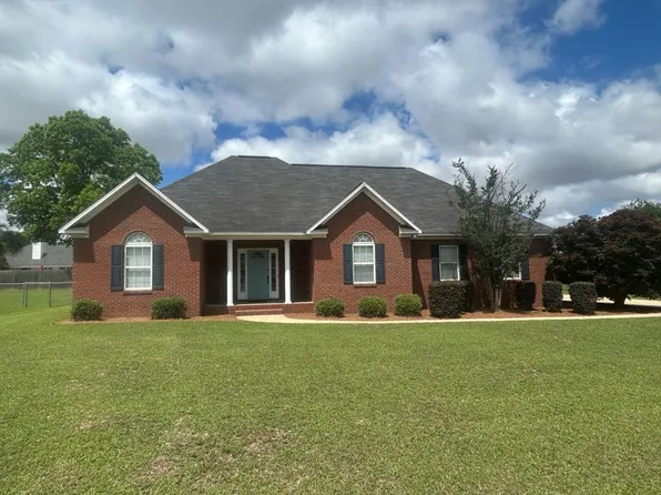 107 Asia Ct, Headland, AL 36345
