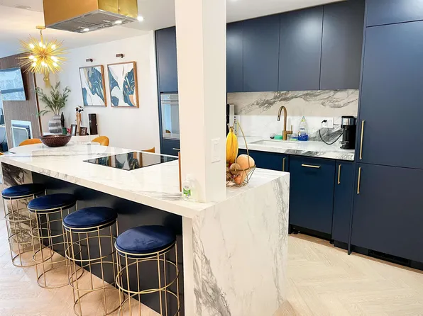 1331 Homer St #B307, Vancouver, BC V6B 5M5