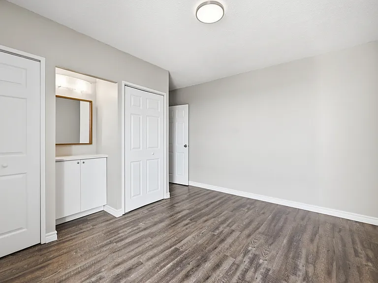 115 Main St E — Photo 13