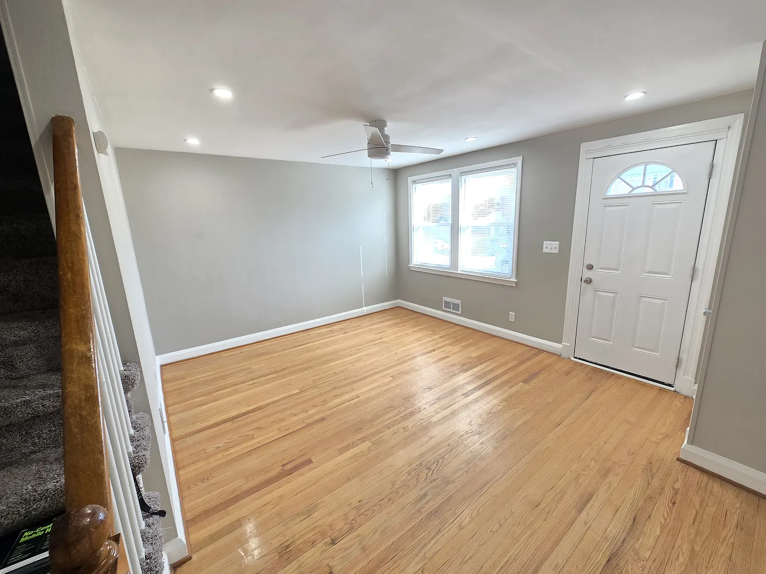 3 bed, 1120 sqft, $1,950 — Photo 3