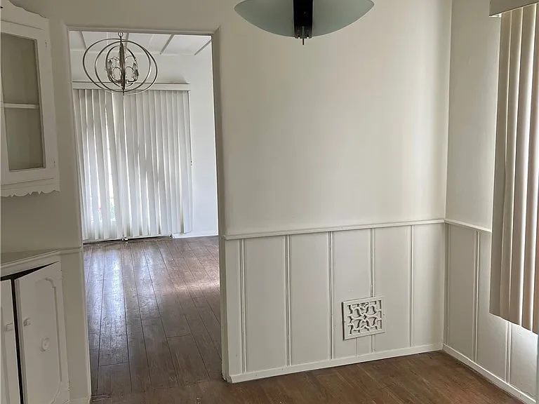 425 S Palm Dr — Photo 19