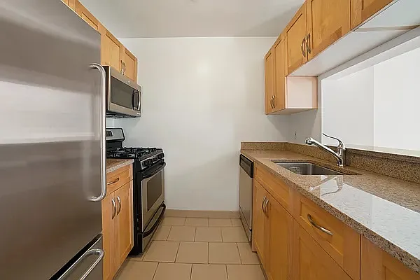 Rented by RELO REDAC INC. | media 17