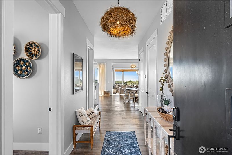 5th image of 1401 S Cohasset Crest