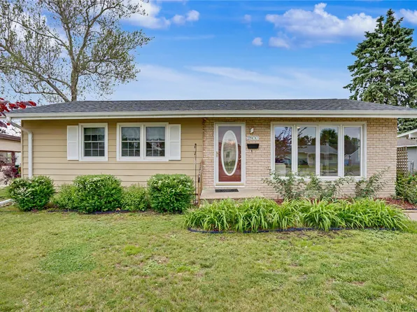 2800 3rd Ave, Marion, IA 52302