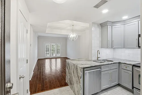 5400 Park Ave Photo 1