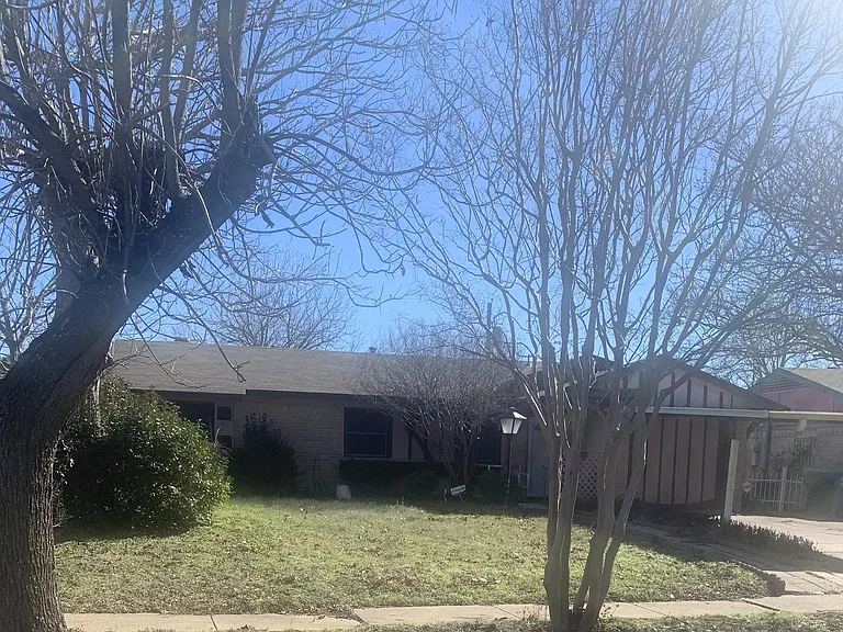 6608 Maxine Dr — Photo 1