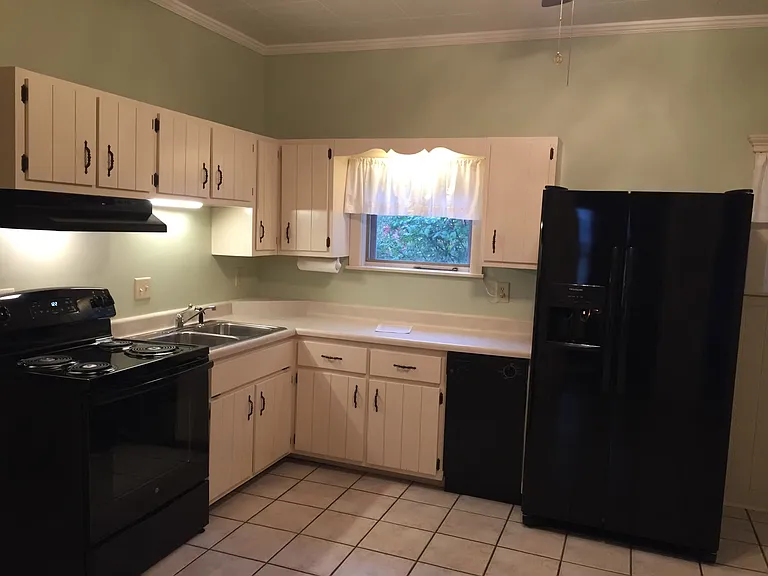3921 Longview Ave #2 — Photo 2