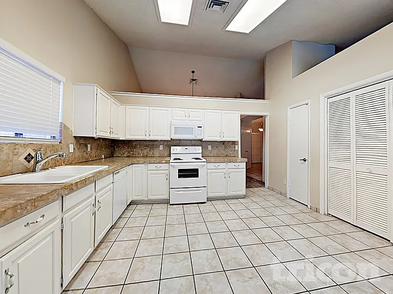 7127 W McRae Way — Photo 8