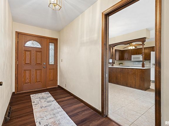 5th image of 85 Hickory Ridge Ct