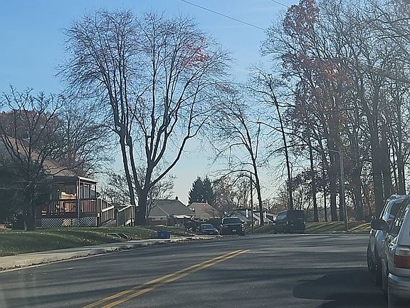 5th image of 539 Woodside Rd