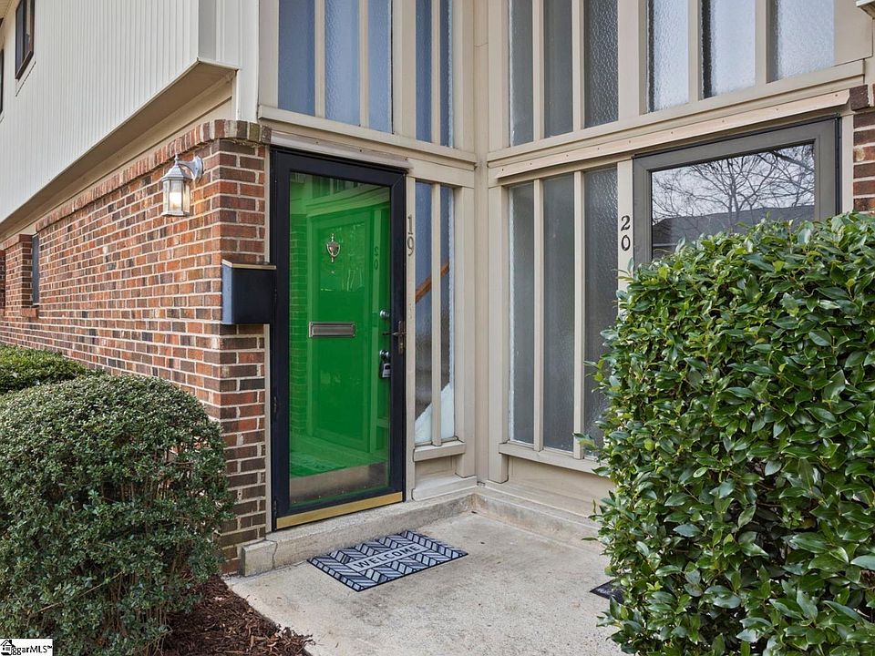 1st image of 19 Briargate Pl