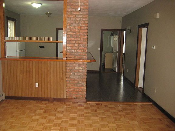 Rental Unit Hall/Wrap Bar