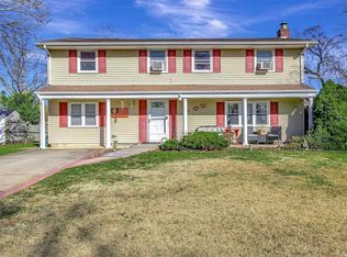 285 Floyd Rd, Shirley, NY 11967