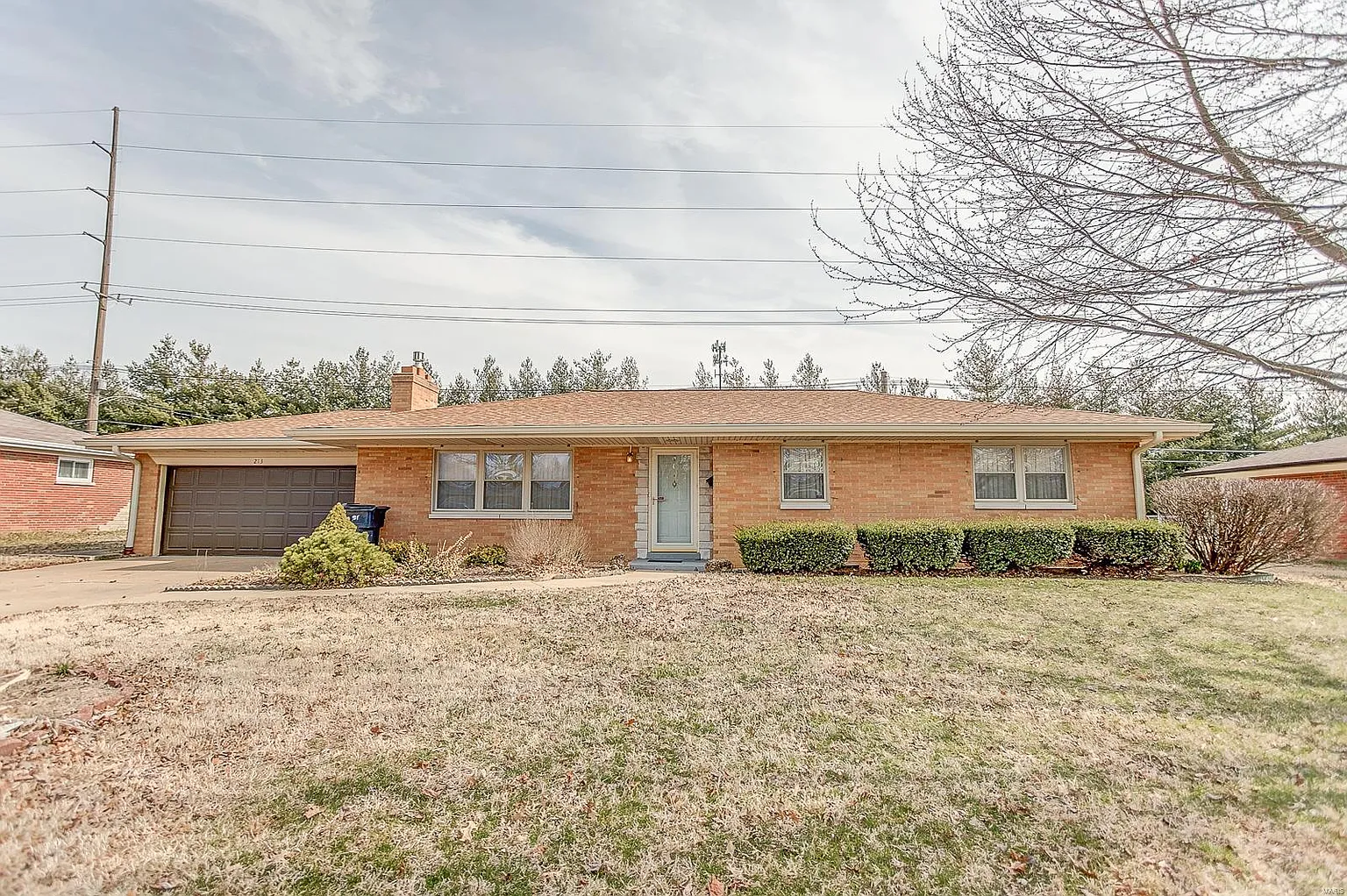 213 Southgate Dr photo 1