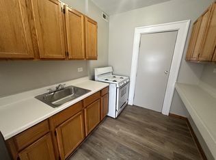 5300 W Division ST, Chicago, IL 60651