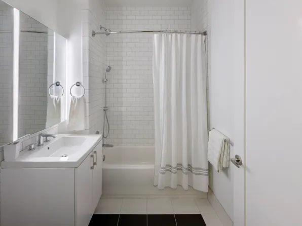 70 Pine Street image 5 of 22