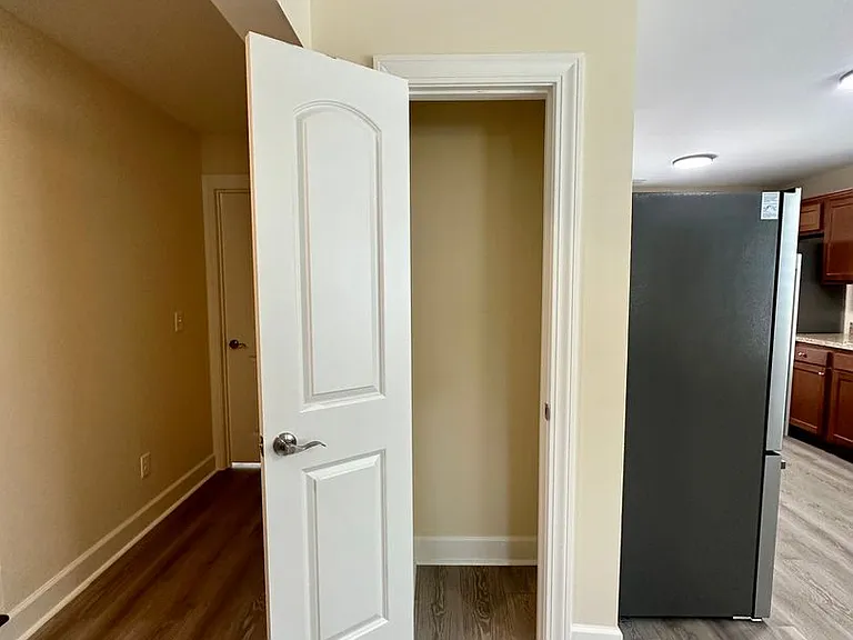 522 Addison Ave — Photo 14