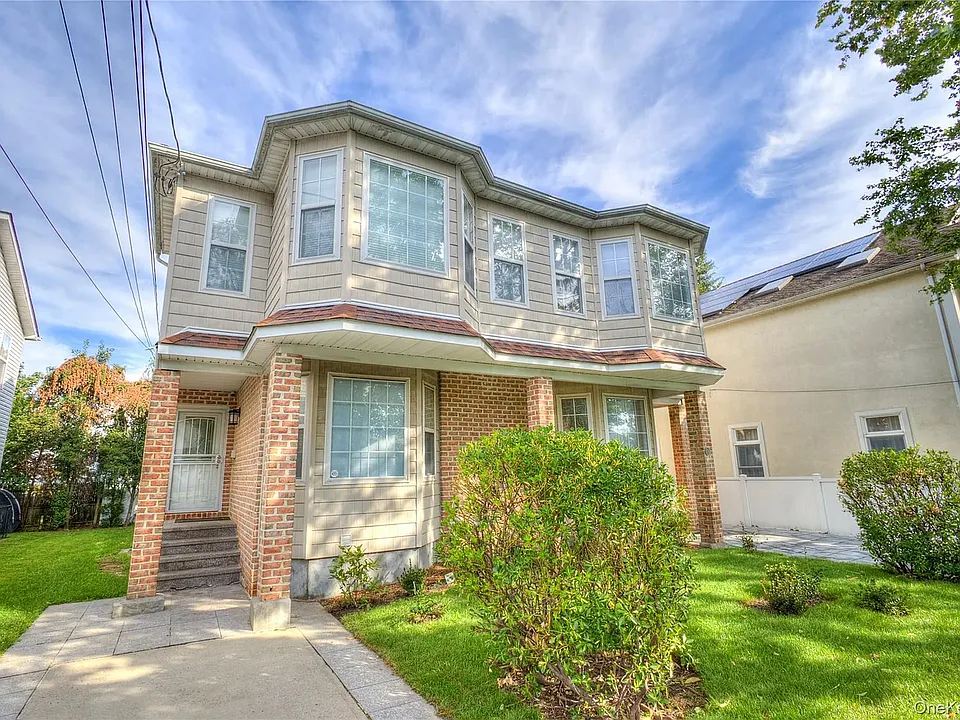 15 Mohegan Ave #B