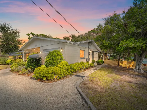 708 Shore Rd #B, Nokomis, FL 34275