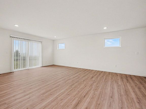 5th image of 1638 Roosevelt Ct
