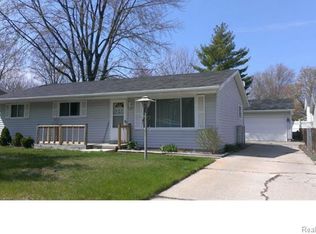 1437 Devonshire Ln, Port Huron, MI