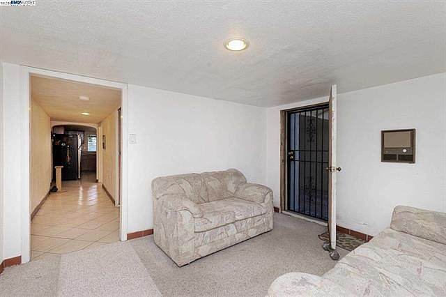 2nd image of 1932 41st Ave #E