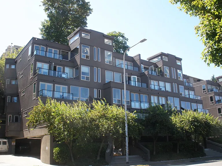2111 Westlake Ave N #101 — Photo 2