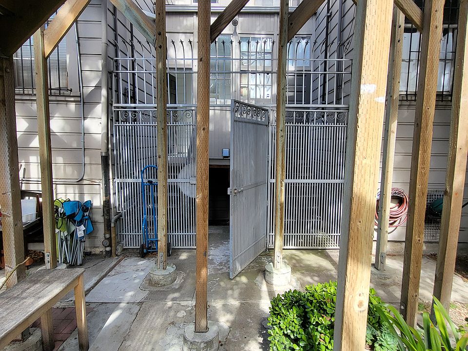 Security gate