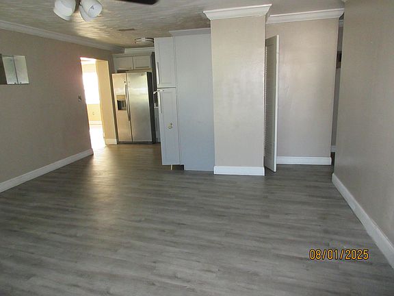4th image of 2910 NE 10th Avenue