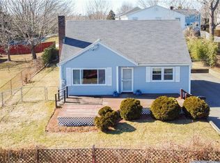 83 Bliss Mine Rd, Newport, RI 02840