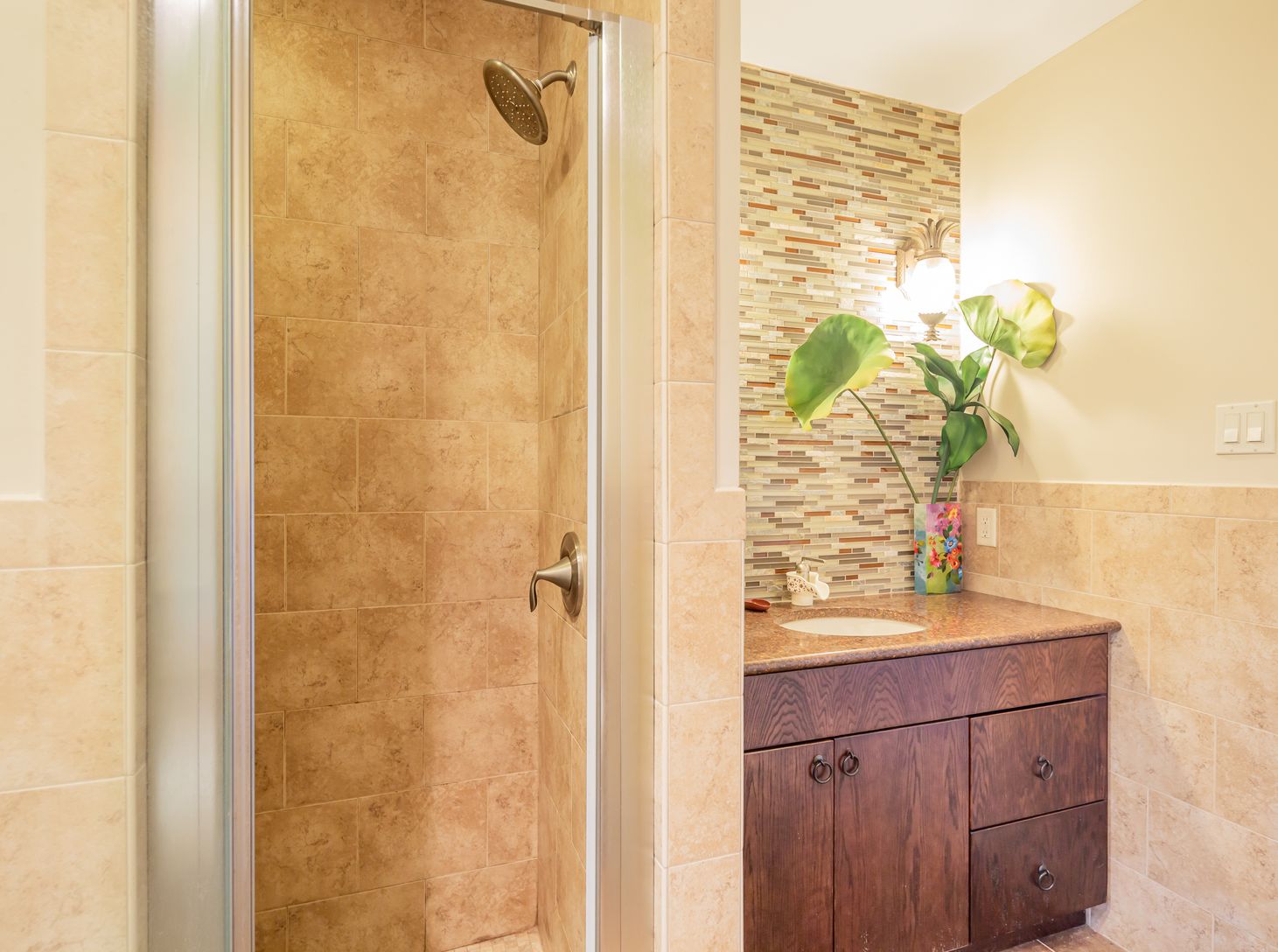 Ground floor bedroom suite bath