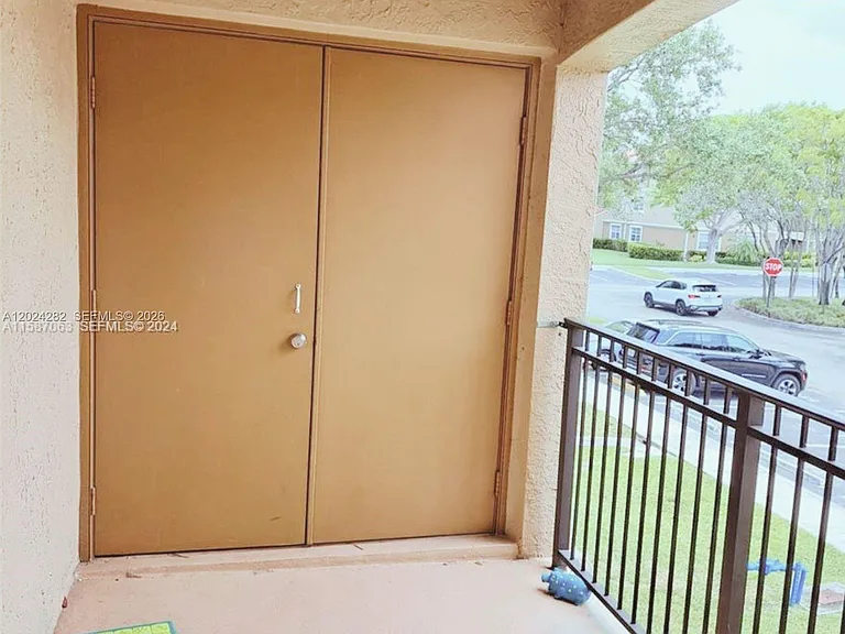 220 SW 116th Ave #15203 — Photo 11