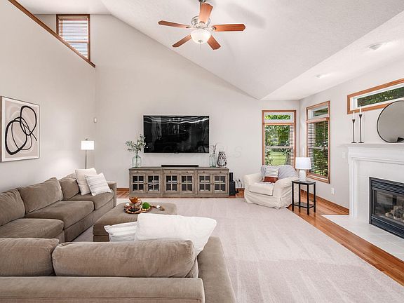 5th image of 1811 Chiprock Dr