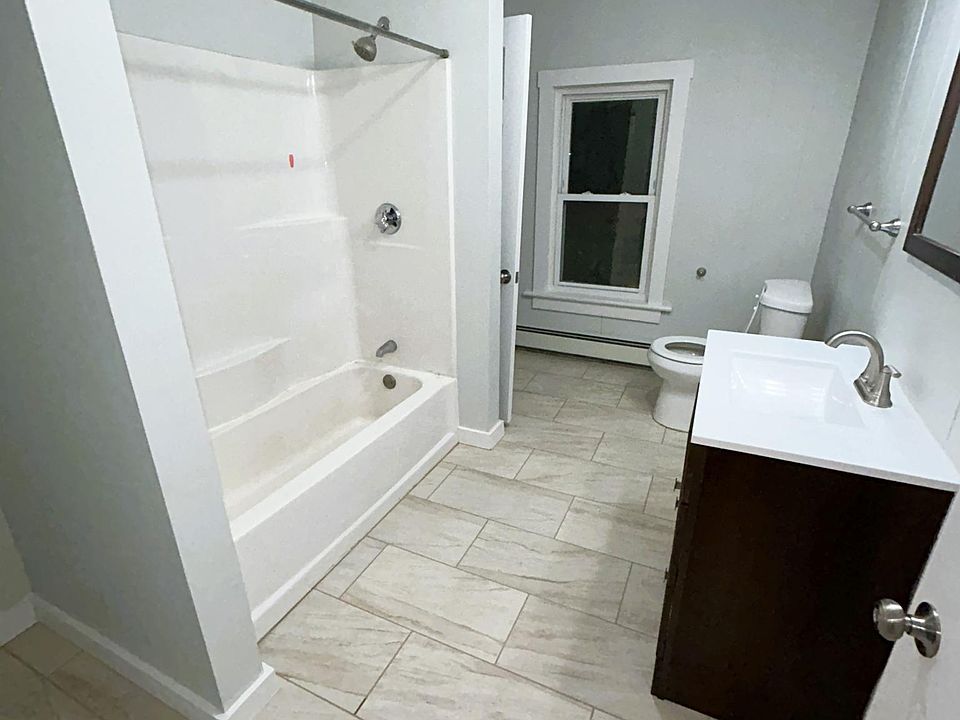 31 Wakefield St, West Warwick, RI 02893 Zillow