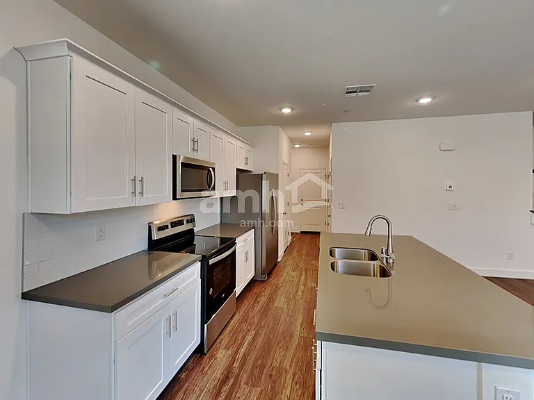 10081 Roseum Ct — Photo 4