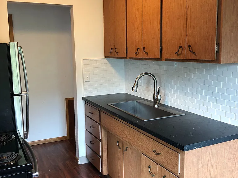 Carroll Court Apartments — Photo 29